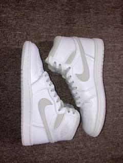AIR JORDAN 1 HIGH 85  Neutral Greyのサムネイル