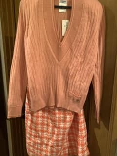 CHANEL カシミヤピンク Vネック セーターチェック柄スカートセット未 