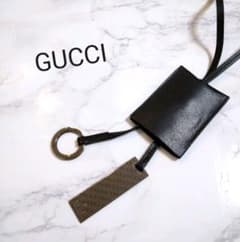 GUCCI　グッチ　クロシェットキーホルダー　ブラックレザー　ネックレスホルダーのサムネイル