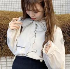 ブラウスのサムネイル