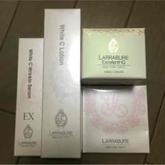 まにゃにゃ様専用！ララビュウ 化粧水 美容液 クリーム パウダーのサムネイル