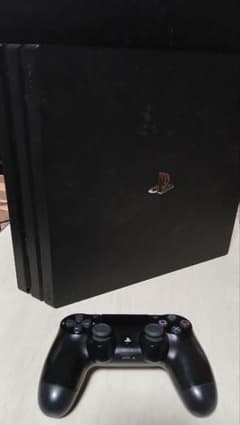 PlayStation 4 Pro 本体 ブラックのサムネイル