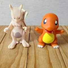 ポケットモンスター　フィギア　ミューツー　ヒトカゲのサムネイル