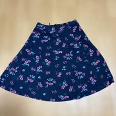 新品Feroux ネイビー花柄フレアスカートのサムネイル
