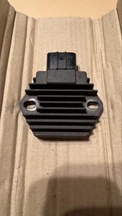 ホンダ　PS250 純正レギュレータのサムネイル