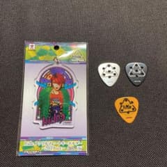 hideキーホルダーとピックのサムネイル