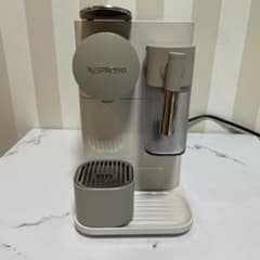 週末限定割引✨ネスプレッソカプセル式コーヒーメーカーラティシマ・ワンホワイトのサムネイル