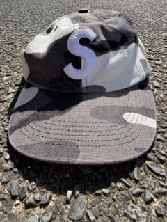 Supreme Sロゴ カモフラ キャップ - メルカリ