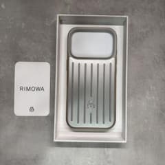 RIMOWA リモワ iPhone 17 pro ケース シルバー - メルカリ