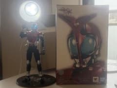 S.H.Figuarts 真骨彫製法 仮面ライダーカブト 20thのサムネイル