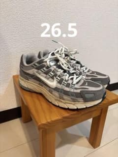 NIKE P-6000 グレー/シルバースニーカー26.5cmのサムネイル