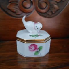 HEREND ウィーンの薔薇 猫 八角形小物入れ - メルカリ