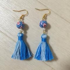 新品未使用流行タッセルピアスのサムネイル