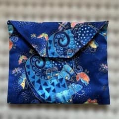 猫と蝶々柄 ポーチ ハンドメイド　約13.5cm×16.5cm