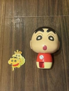 Crayon Shin-chan Figure Pin Badge Set