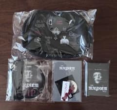 LADY GAGA MAYHEM BALL VIPグッズフルセット① - メルカリ