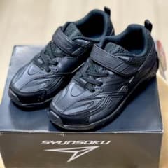 瞬足　スニーカー　19.0 新品未使用　ブラックのサムネイル
