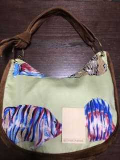 美品 ボルボネーゼ プリント柄ショルダーバックのサムネイル