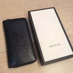 値下げ】GUCCI エンボスロゴ ネイビー 長財布 - メルカリ