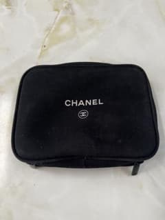 CHANEL ブラックナイロンポーチのサムネイル