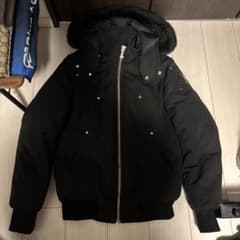 Moose Knuckles ブラックダウンジャケットのサムネイル