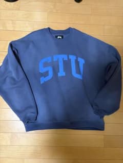 Stussy 25ssSTUロゴ ダークブルー トレーナー Mのサムネイル