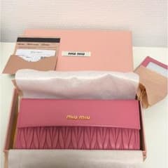 ★ヨッシー様専用★ 新品☆ミュウミュウ財布 長財布 miu miuのサムネイル