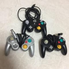 ゲームキューブコントローラーのサムネイル