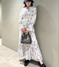 花柄ロングワンピース Sサイズのサムネイル