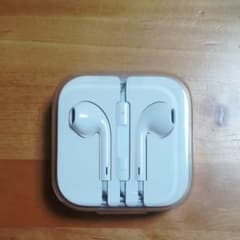 iPhone　イヤホン　正規品のサムネイル
