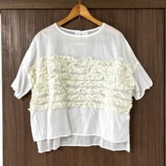 【(g)グラム】フリルデザイン 半袖ブラウス ホワイトのサムネイル