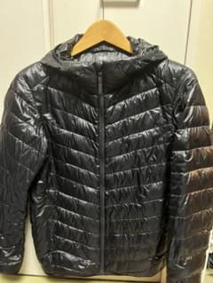 UNIQLO ユニクロ ウルトラライトダウンのサムネイル