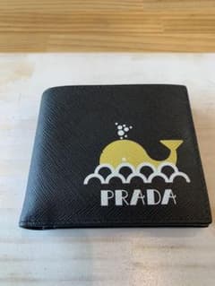 PRADA正規品☆折り財布とスマホケースのセットのサムネイル