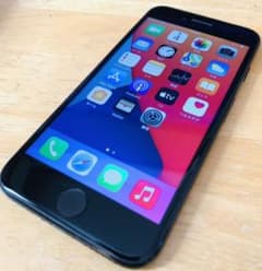 iPhone 7 Black 32 GB SIMフリーのサムネイル