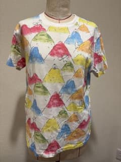 かき氷を山にしたイラスト Tシャツのサムネイル