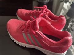 adidas ピンク スニーカーのサムネイル