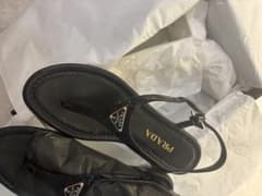 新品未使用正規品PRADA トングサンダル　トップパテント　1Y656I 新品未使用正規品PRADA トングサンダル トップパテント 1Y656I - メルカリ