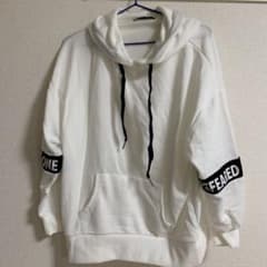 パーカーのサムネイル