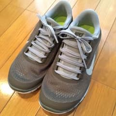 【美品】Nike Free 3.0 ベージュ 26cmのサムネイル