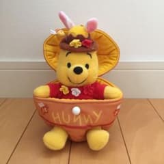 2010 イースタープーさん ぬいぐるみのサムネイル