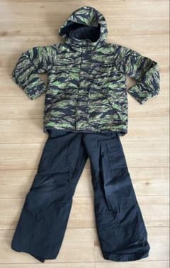 Burton 迷彩柄 スノーボードウェア 子供用 - メルカリ