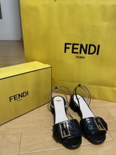 FENDI パンプスのサムネイル