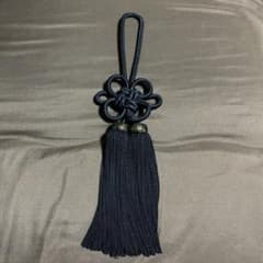 黒金 花形キーホルダー 房付きのサムネイル