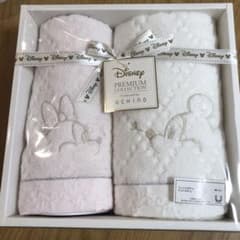 新品箱入り未使用　ディズニー　uchino タオルのサムネイル