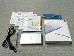 Nintendo ニンテンドーDS Lite グロスシルバーのサムネイル