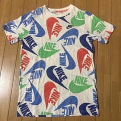 NIKE 多色ロゴ Tシャツ　キッズ　こども　ナイキのサムネイル