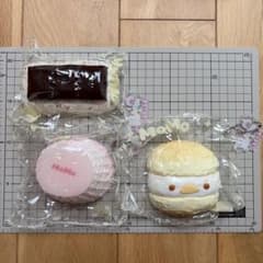 MoMo スクイーズ 3点セット キーホルダー付きのサムネイル