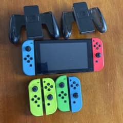 Nintendo Switch 本体とジョイコン6個のサムネイル