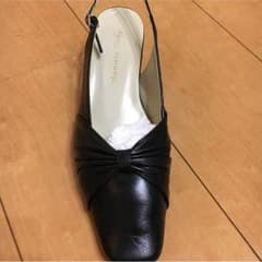 ppayacoさま専用 本革ブラックストラップパンプスのサムネイル