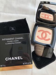 CHANEL シャネル　デコルテ用ルミナス　コンパクトパウダーのサムネイル